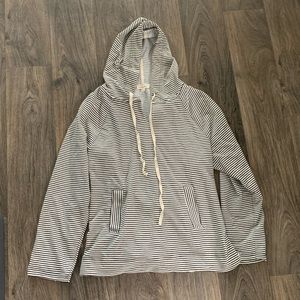 NWOT Hooded Sweatshirt Tee